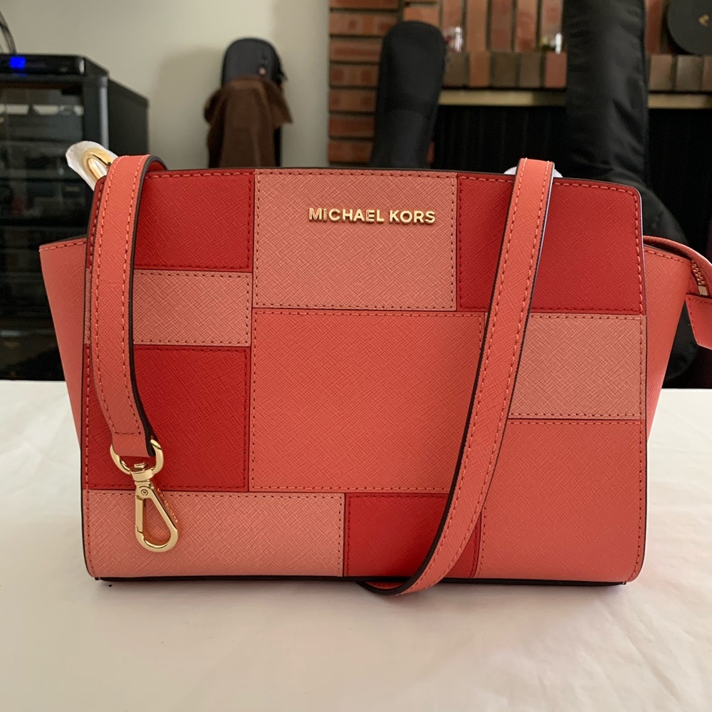 Michael Kors Selma MD Messenger Grapefruit Pink